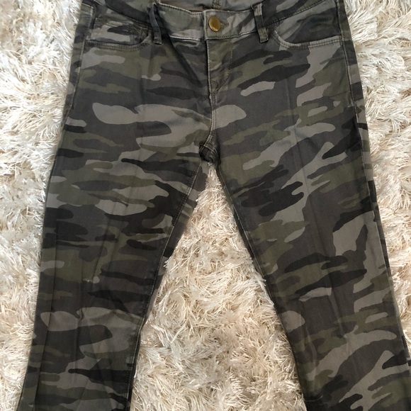 LADIES SKINNY JEANS BUNDLE 2 PAIRS CAMO/DISTRESSED - Picture 2 of 9